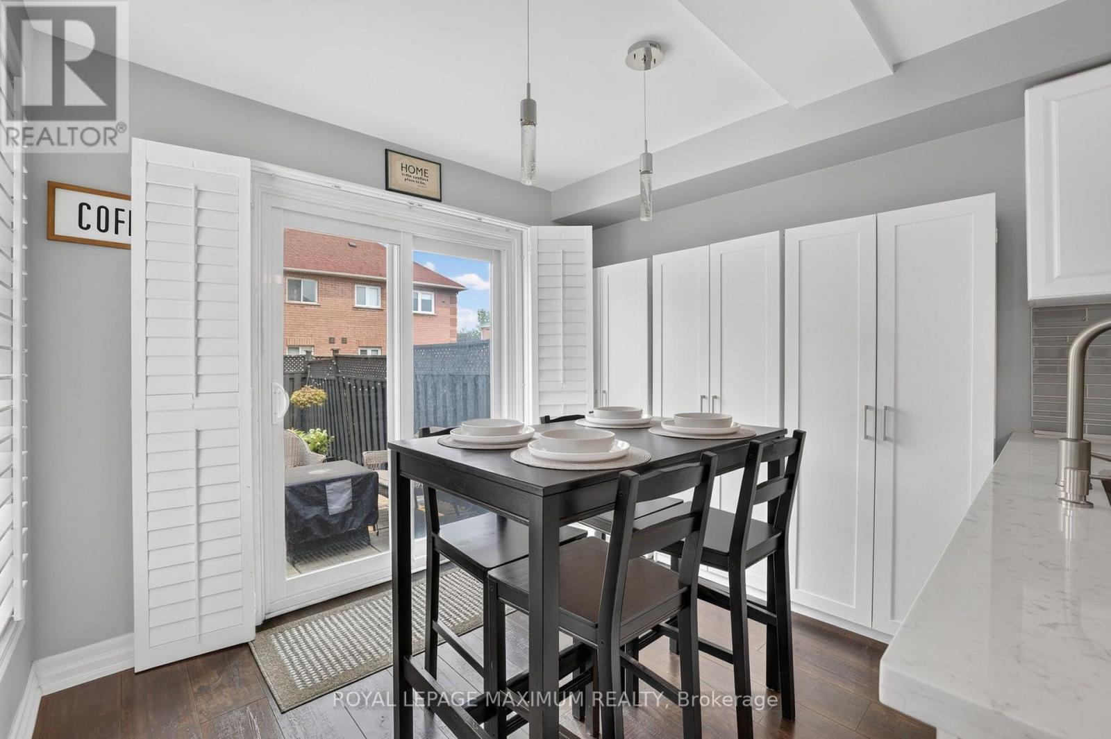6 JENSEN COURT - 16
