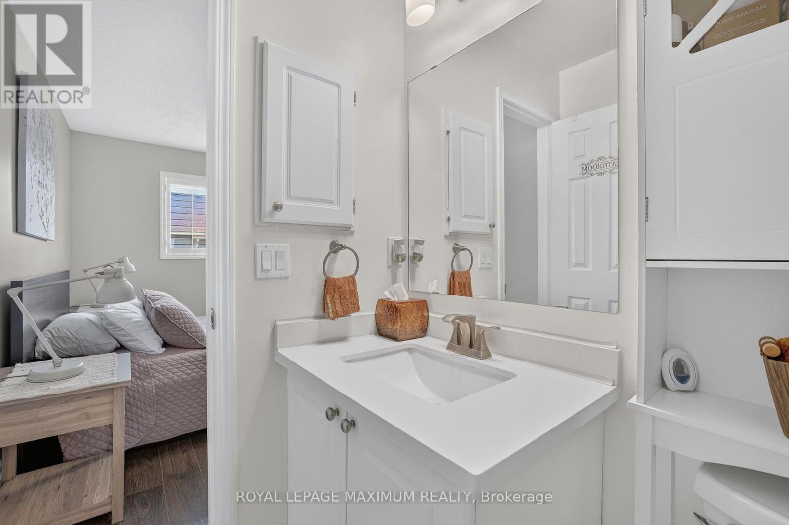 6 JENSEN COURT - 25