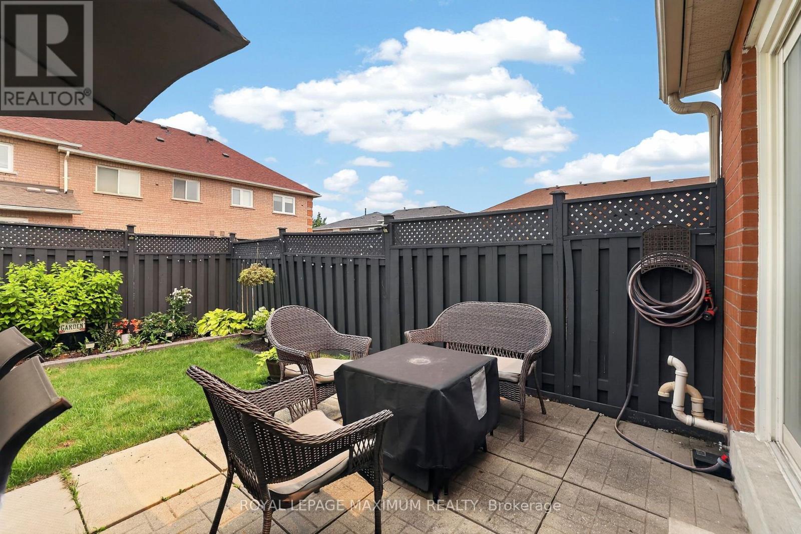 6 JENSEN COURT - 32