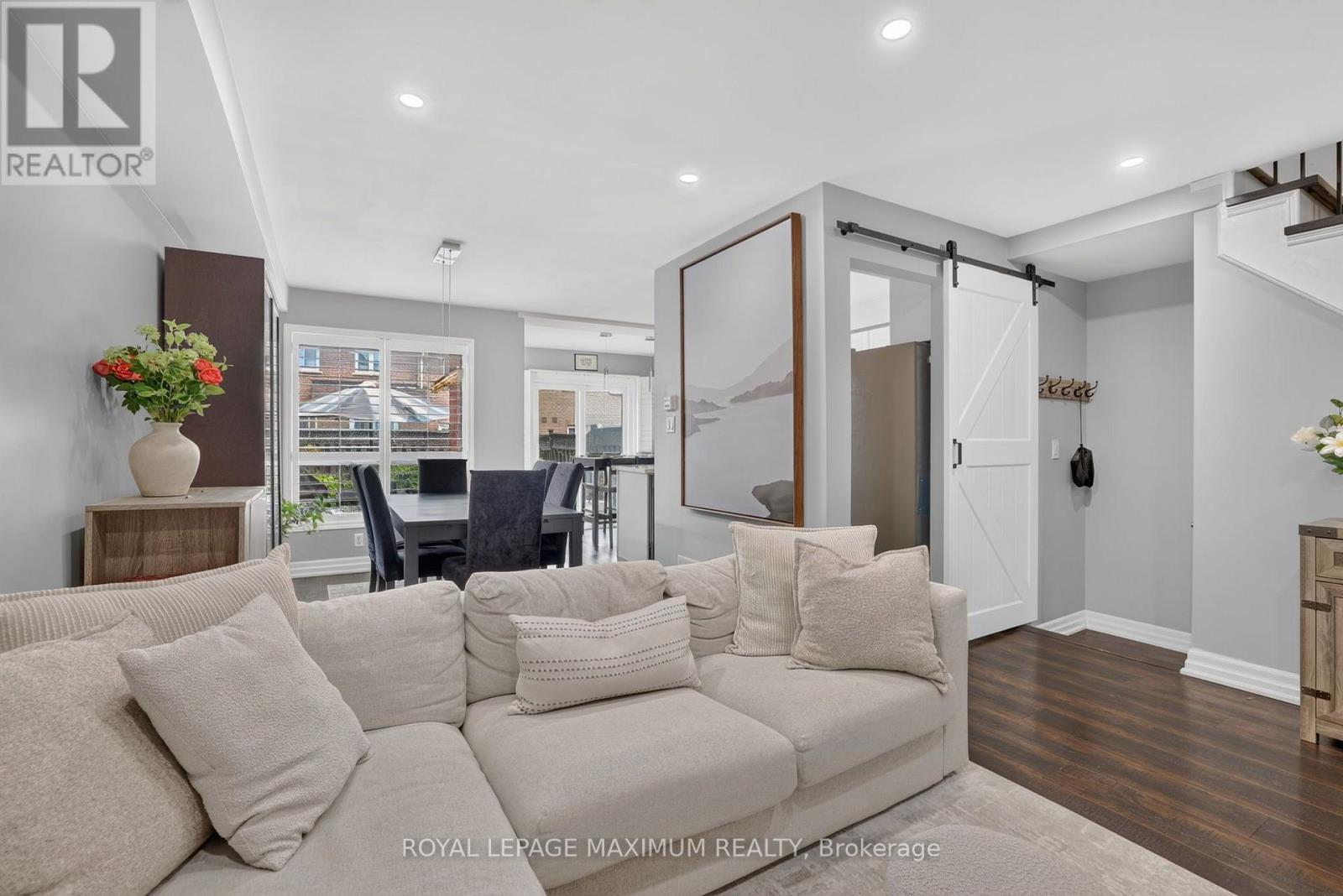 6 JENSEN COURT - 8