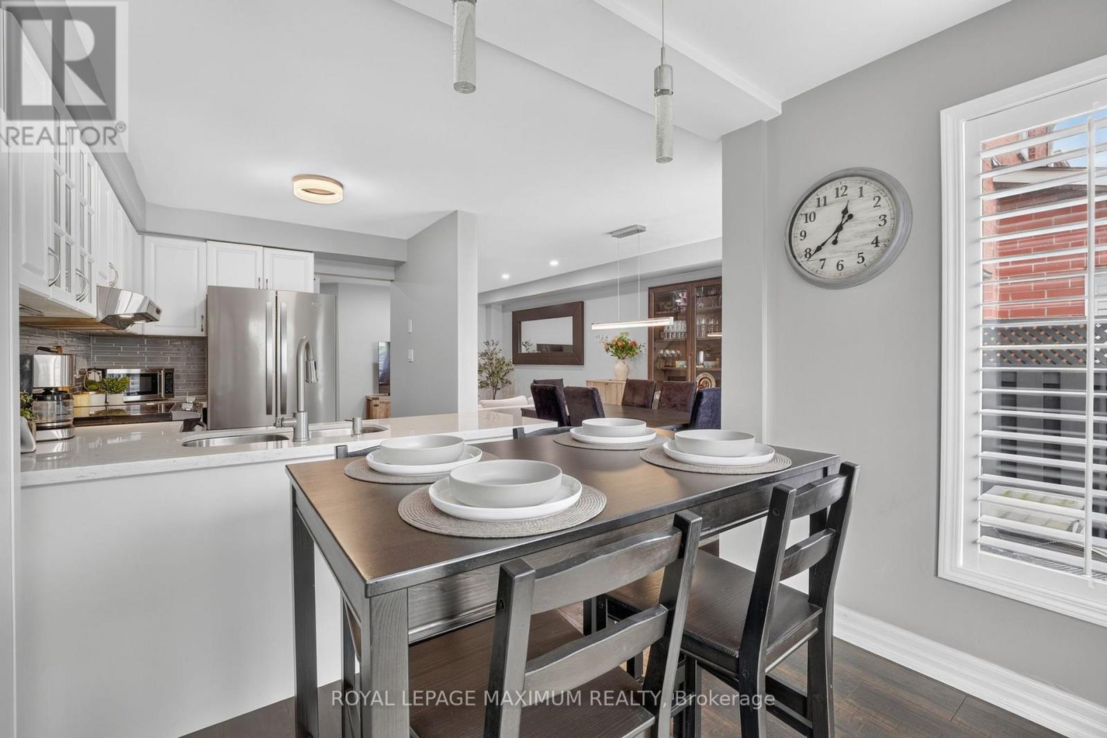 6 JENSEN COURT - 17