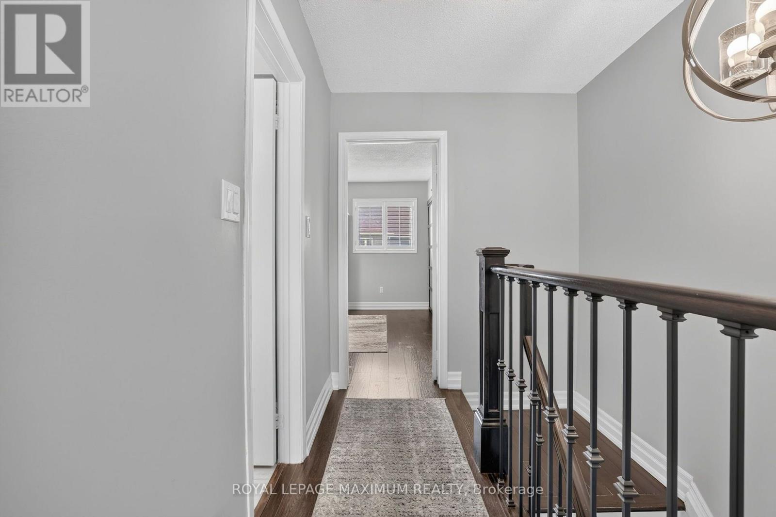 6 JENSEN COURT - 20