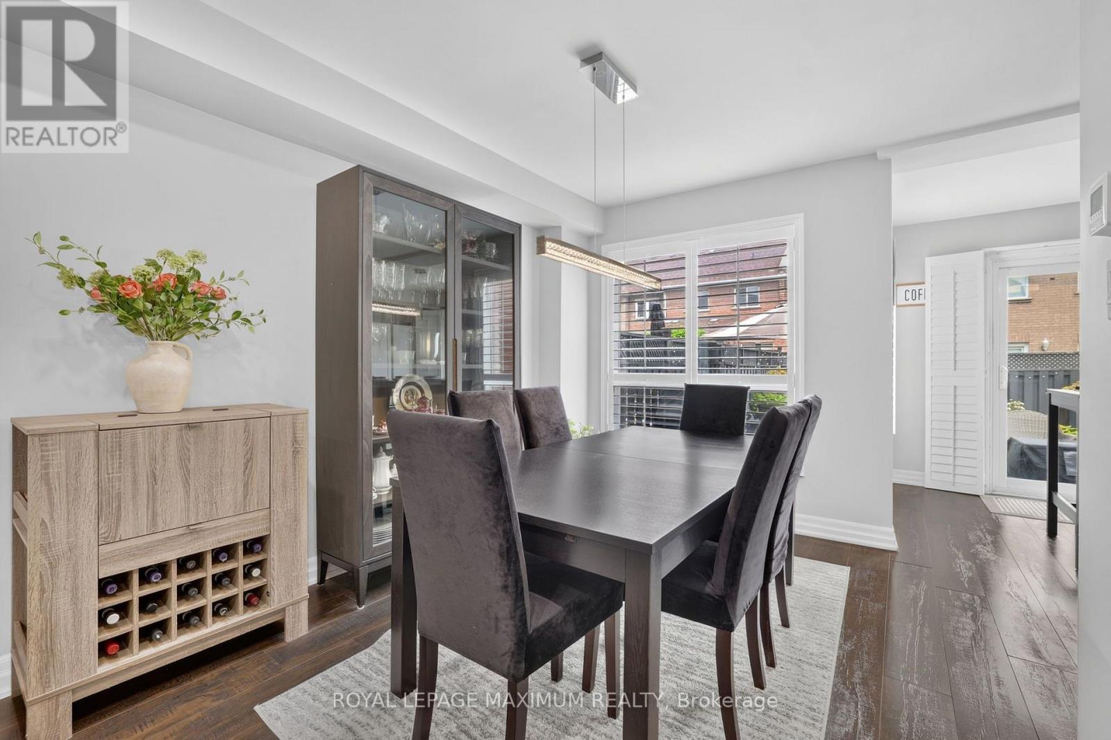 6 JENSEN COURT - 9