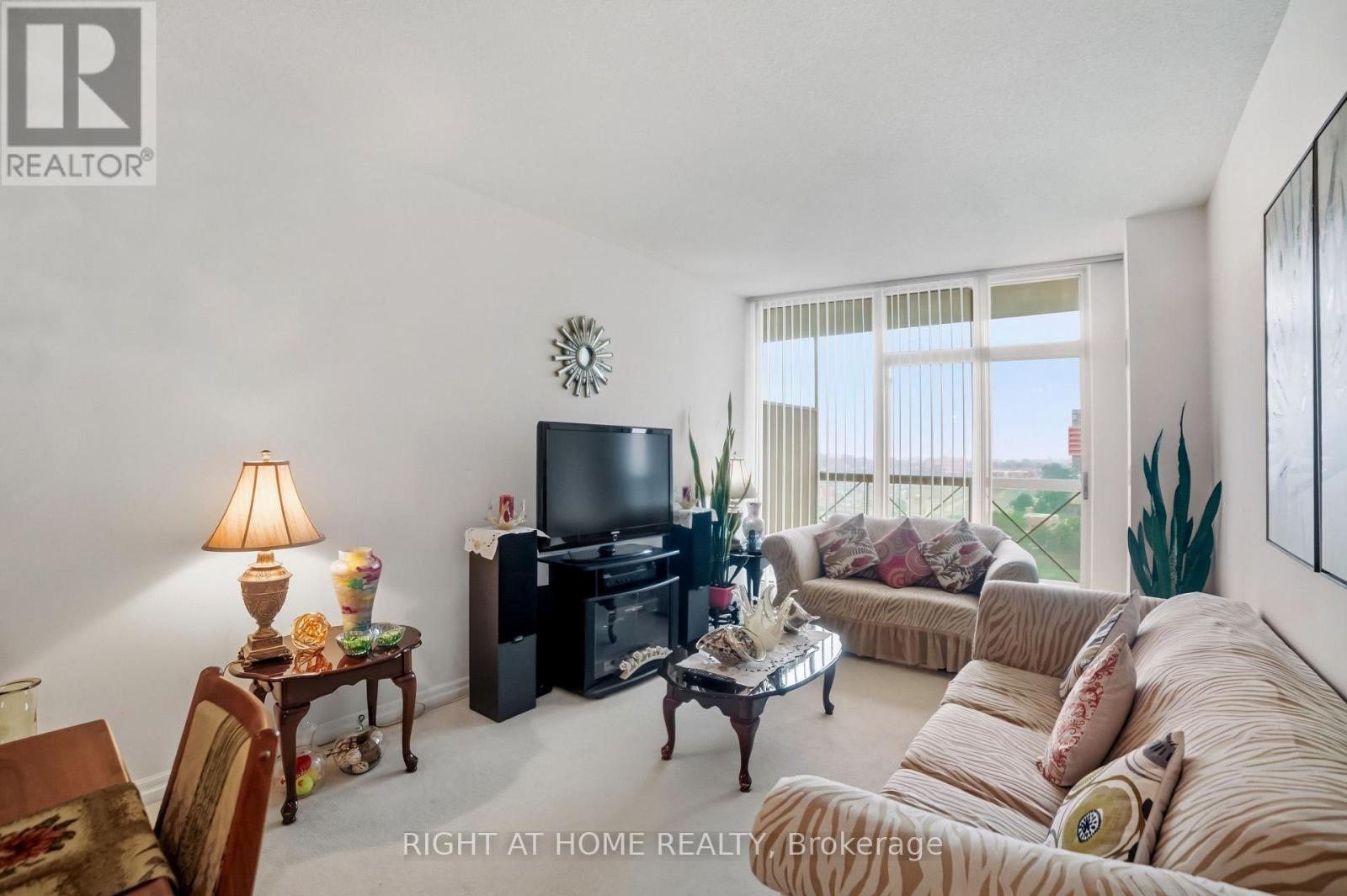 #1007 1359 RATHBURN ROAD E - 13