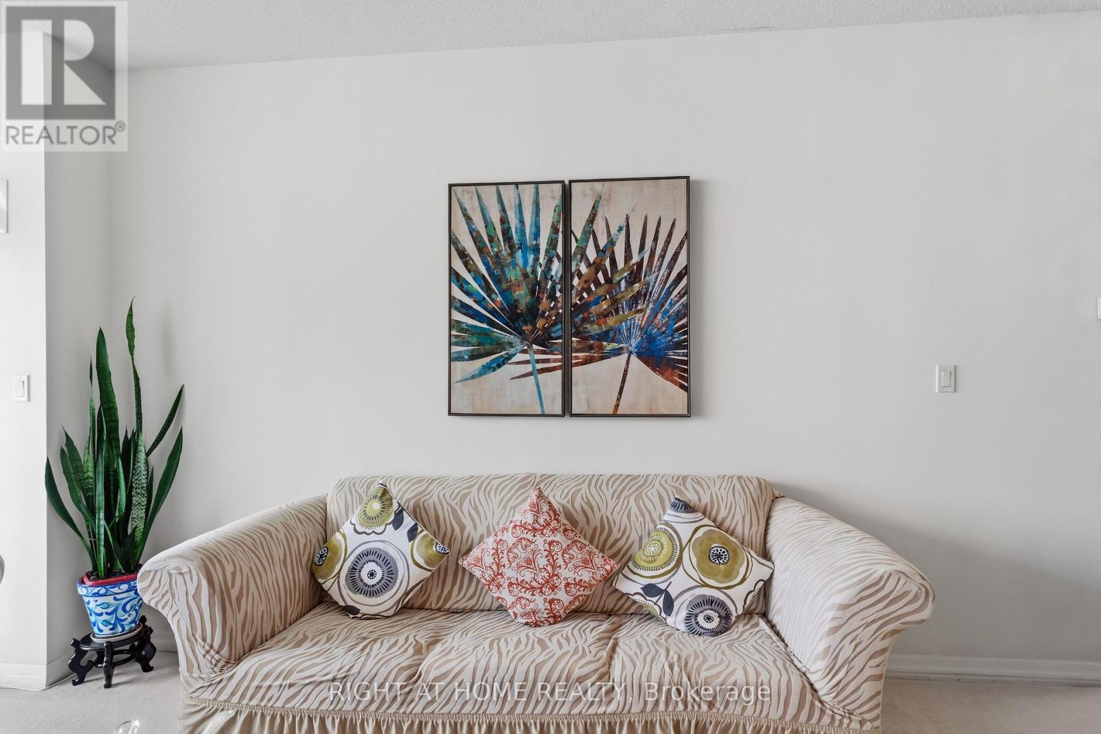 #1007 1359 RATHBURN ROAD E - 11