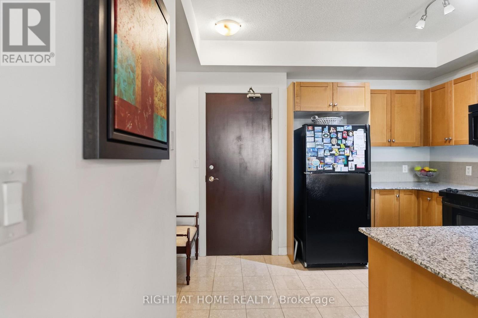 #1007 1359 RATHBURN ROAD E - 17