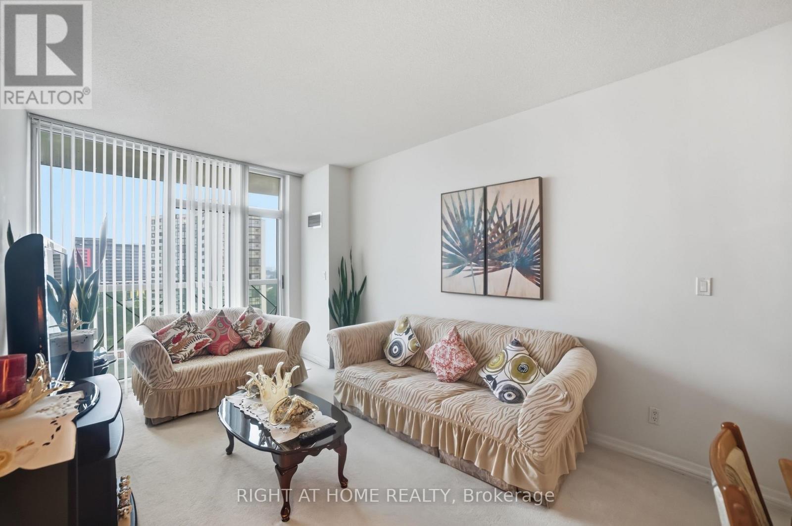 #1007 1359 RATHBURN ROAD E - 10