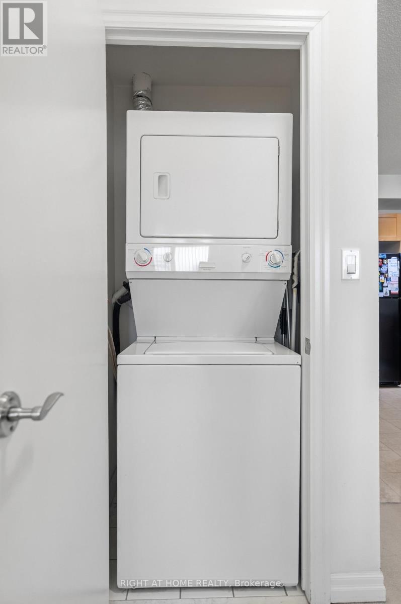 #1007 1359 RATHBURN ROAD E - 27