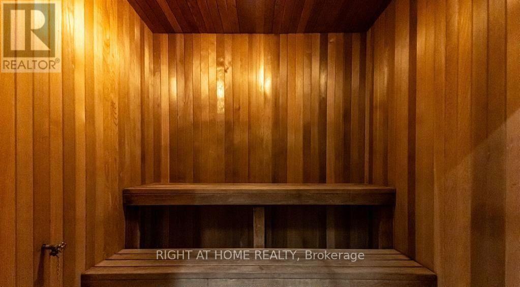 #1007 1359 RATHBURN ROAD E - 33