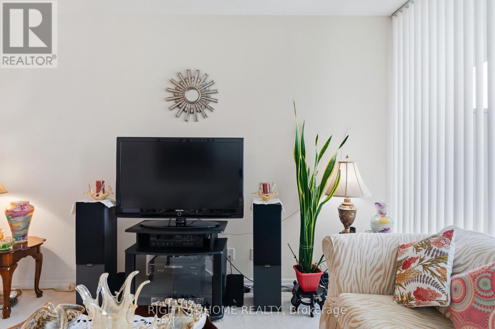 #1007 1359 RATHBURN ROAD E - 9