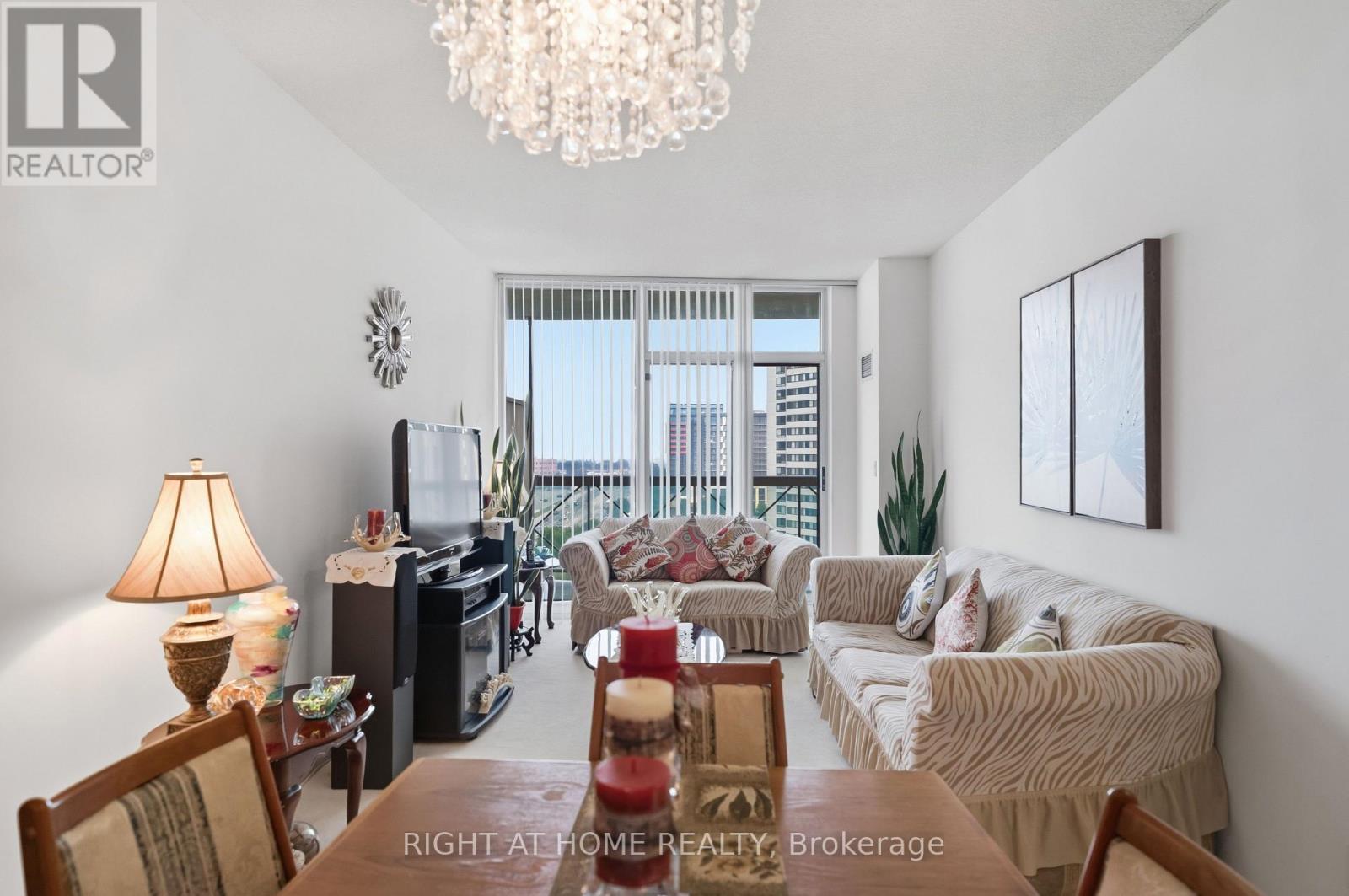 #1007 1359 RATHBURN ROAD E - 8