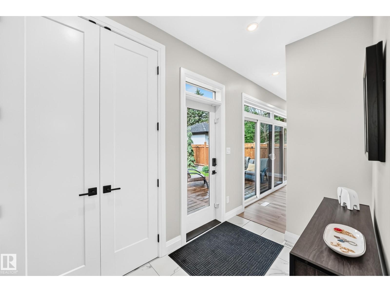 12631 52 AV NW - 23