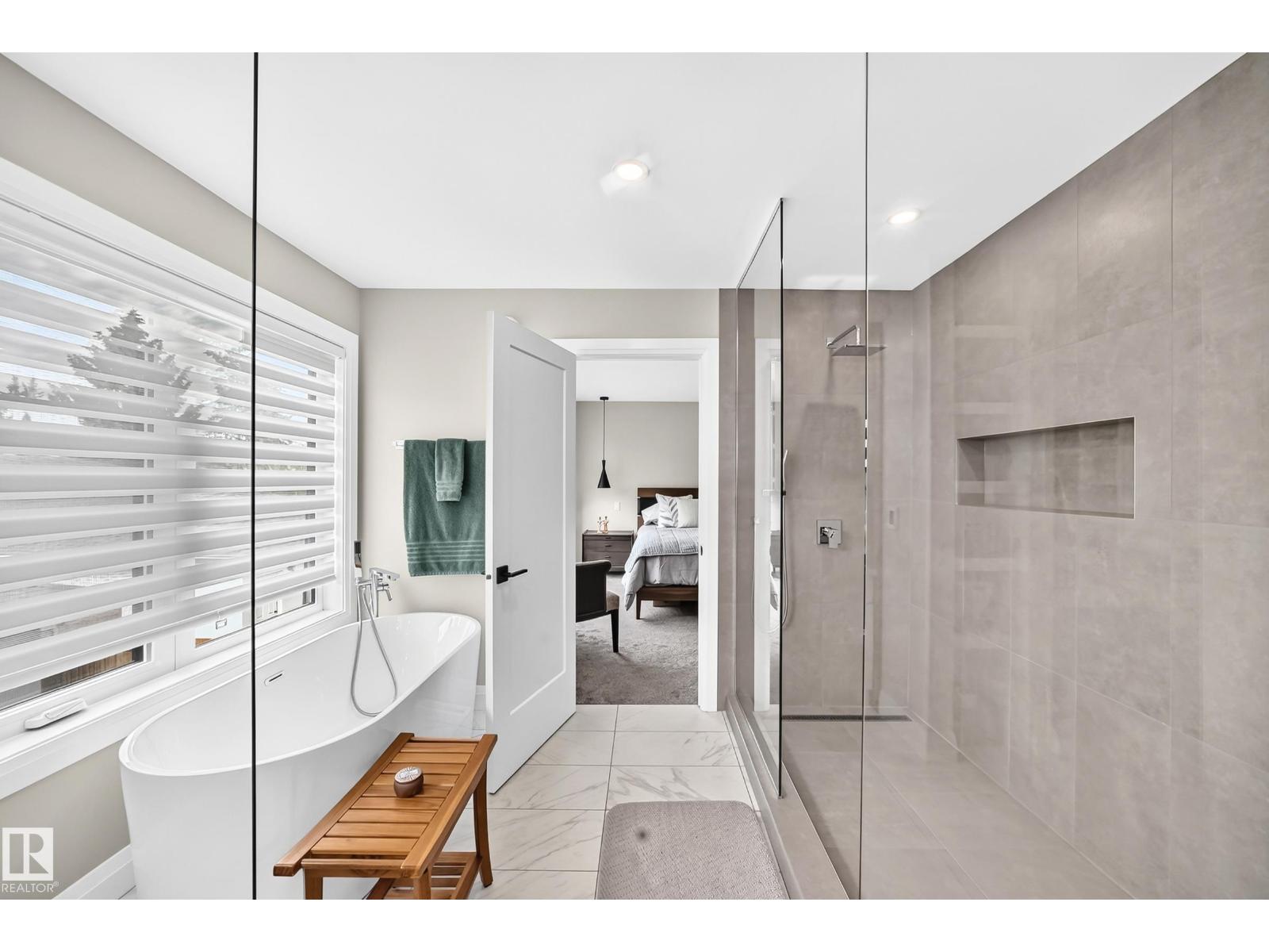 12631 52 AV NW - 34
