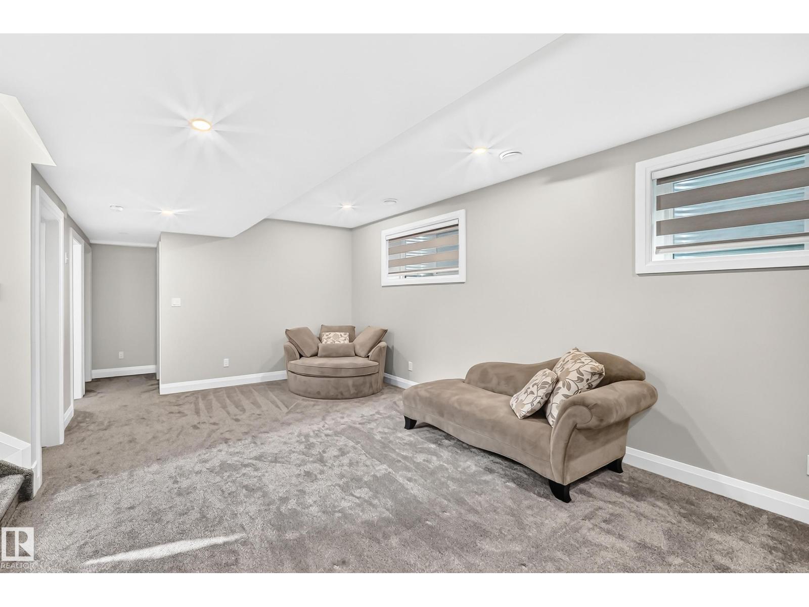 12631 52 AV NW - 60