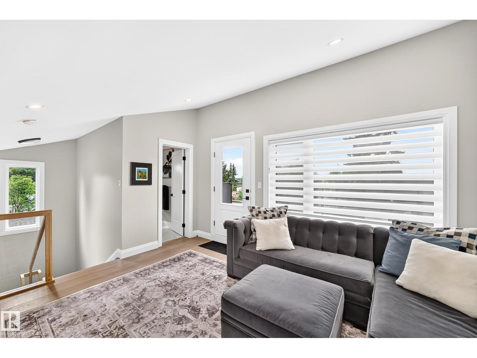 12631 52 AV NW - 56