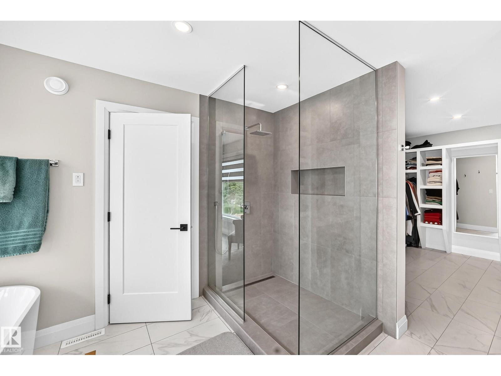 12631 52 AV NW - 33
