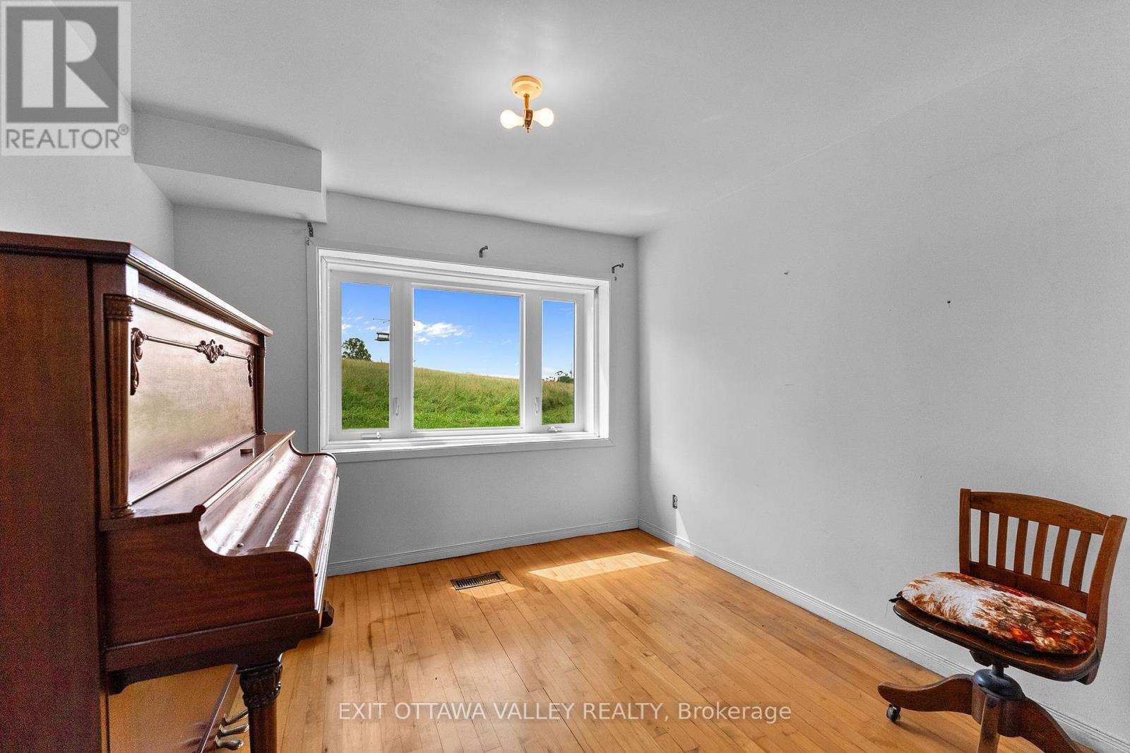 1746 LOOKOUT ROAD - Image 15