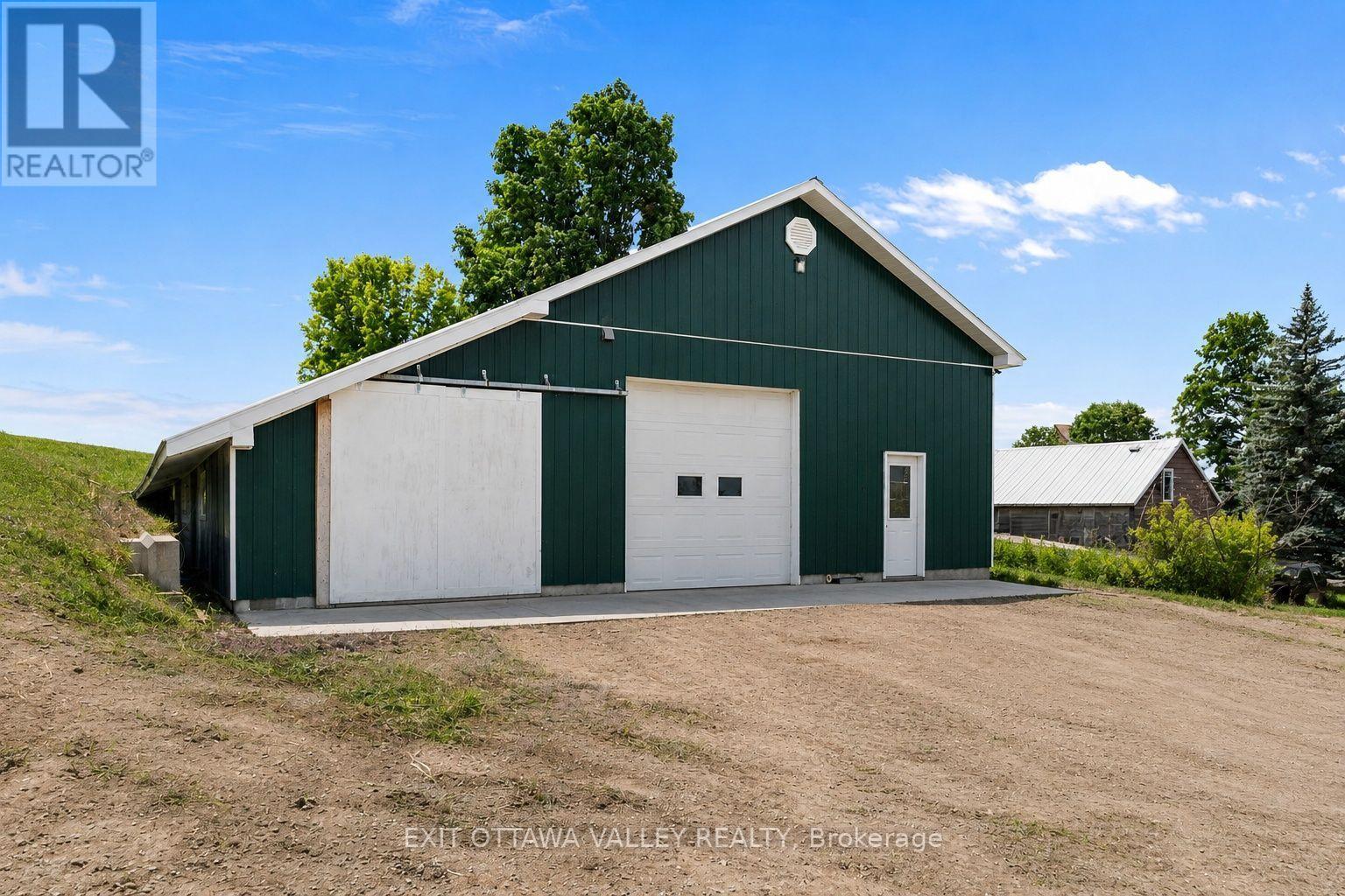 1746 LOOKOUT ROAD - Image 40