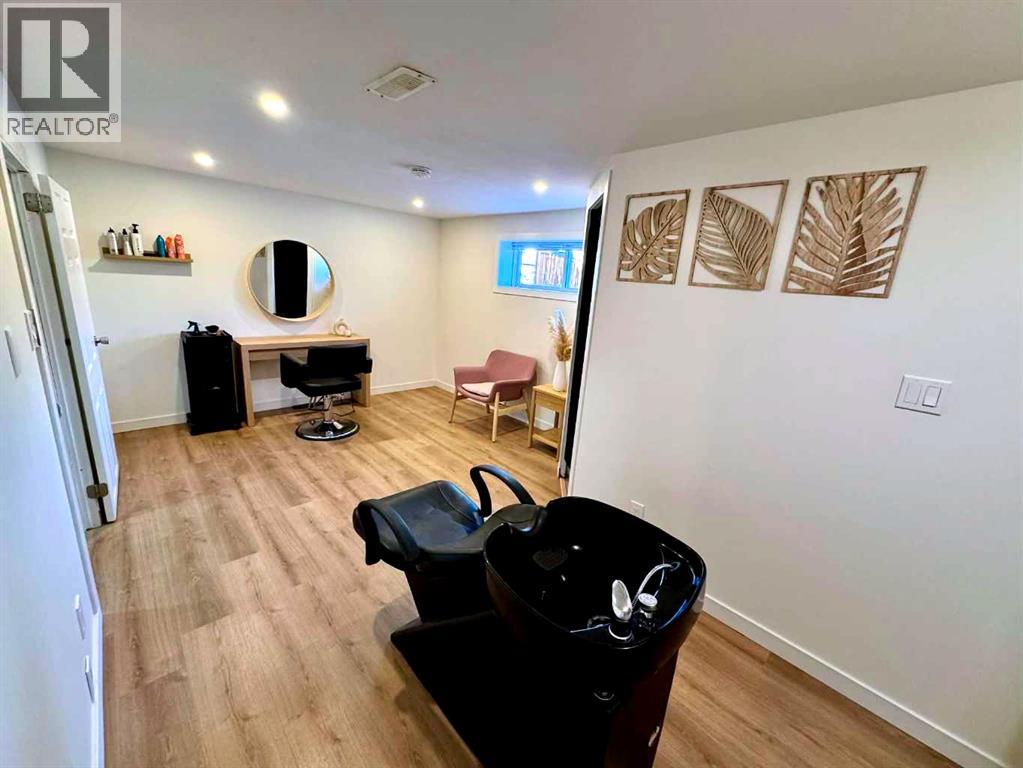 303 Woodside Place - 41