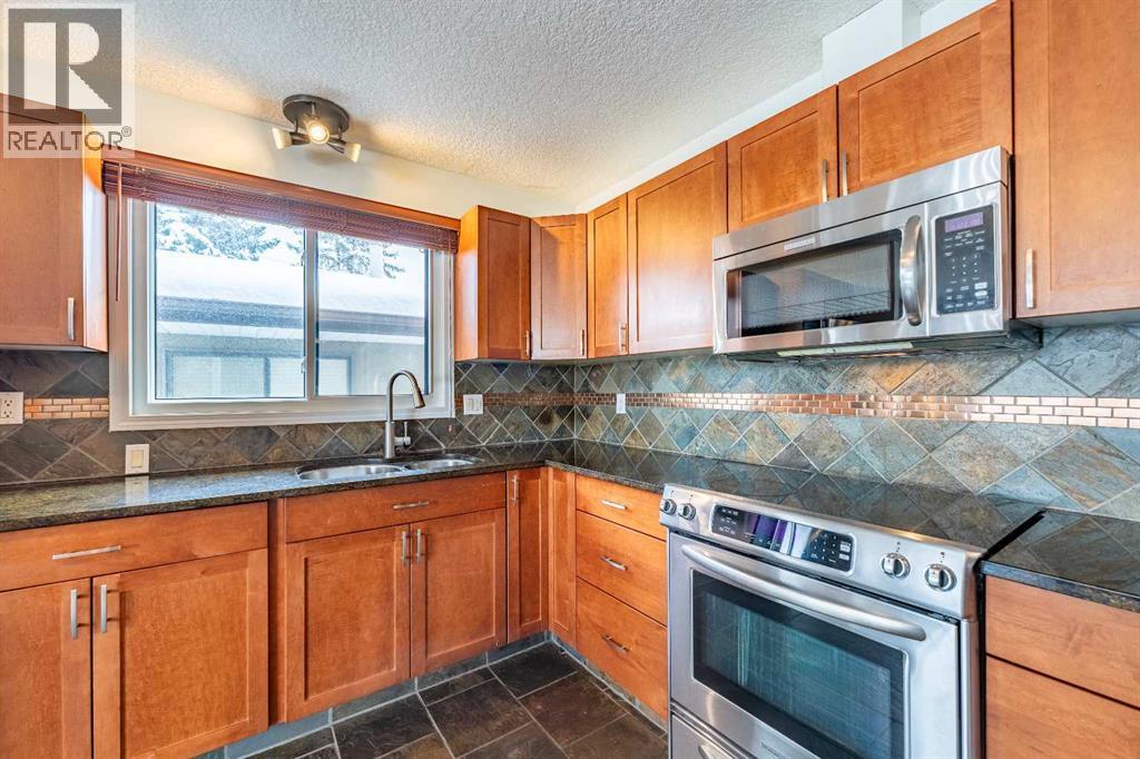 135 27 Avenue NE - 7