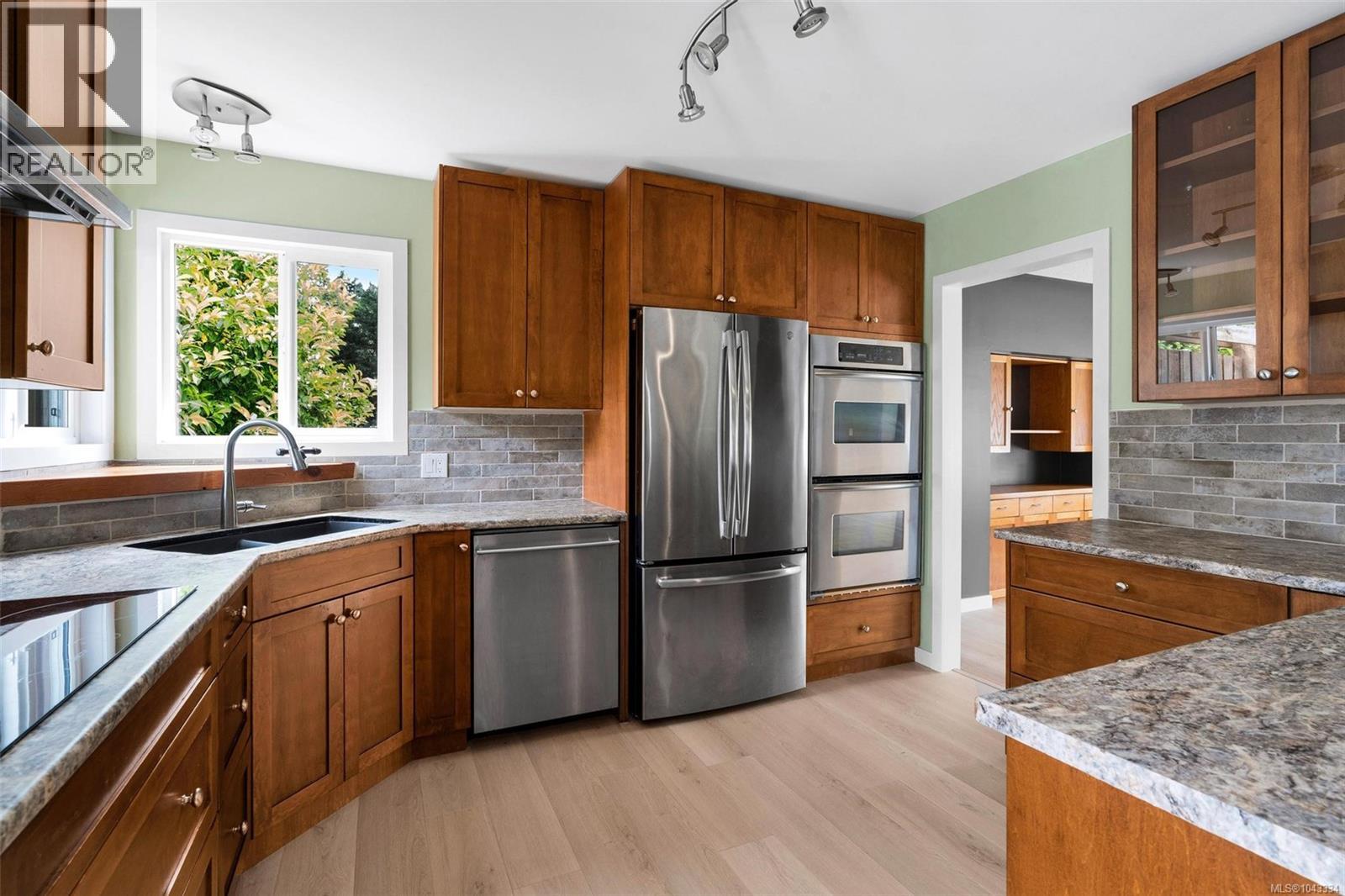2473 Bidston Rd - 12