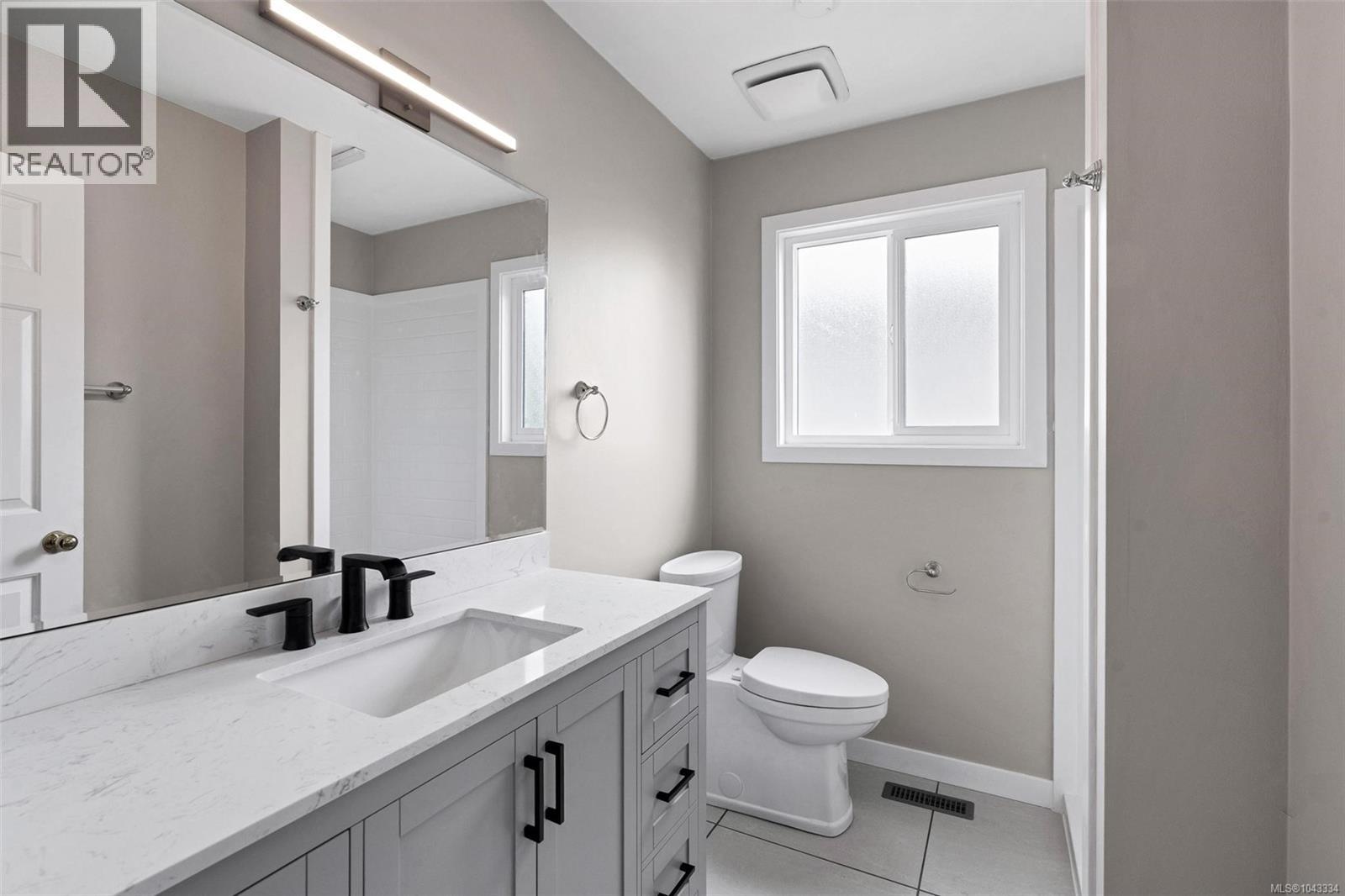 2473 Bidston Rd - Image 25