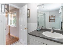 250 Wapaska Crescent, Gravenhurst), ON P1P0Y1 Photo 18