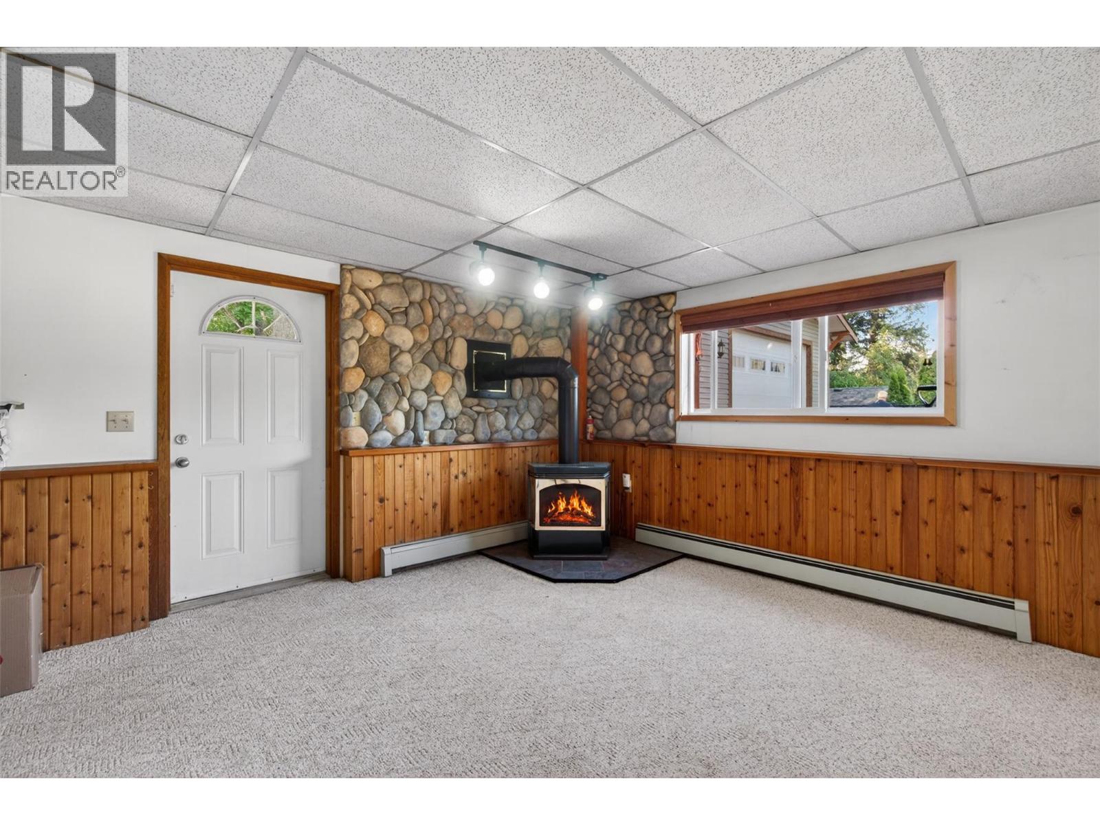 3180 28th Avenue NE - 26