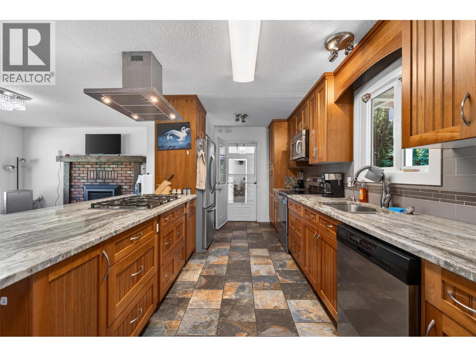 3180 28th Avenue NE - 4