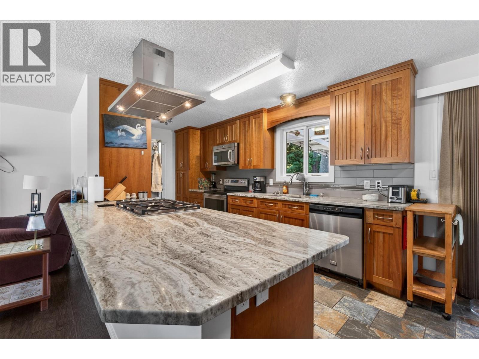 3180 28th Avenue NE - 37