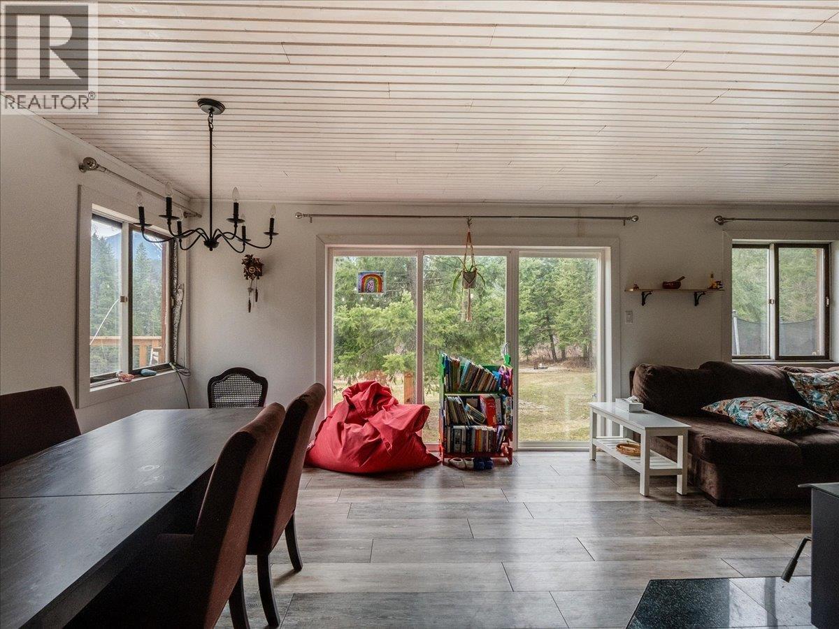 4675 6 Highway - 51