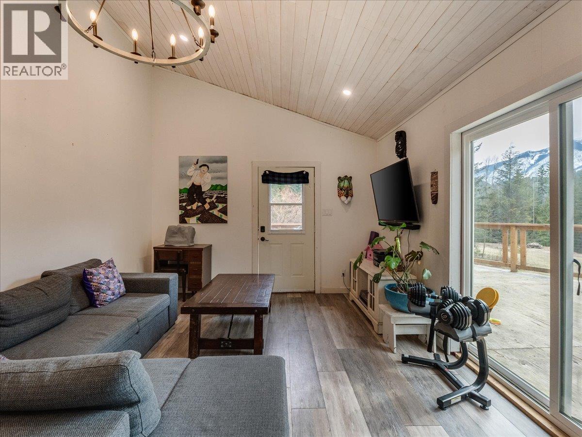 4675 6 Highway - 32