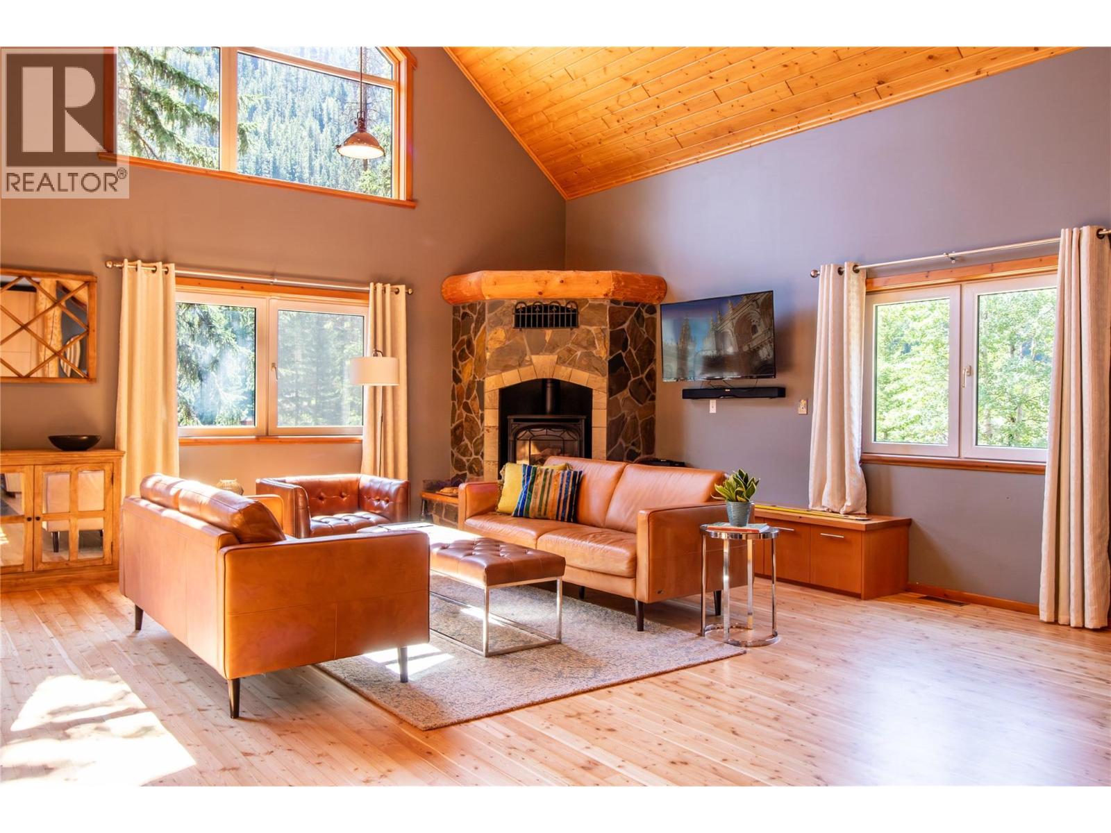 1957 Greywolf Drive - 4