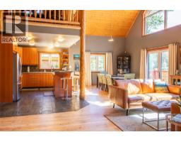 Living room - 1957 Greywolf Drive, Panorama, BC V0A1T0 Photo 6
