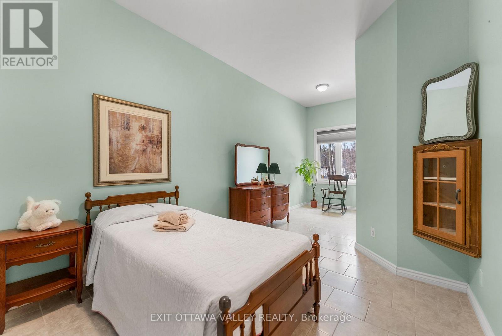 740 WALFORD ROAD - 24