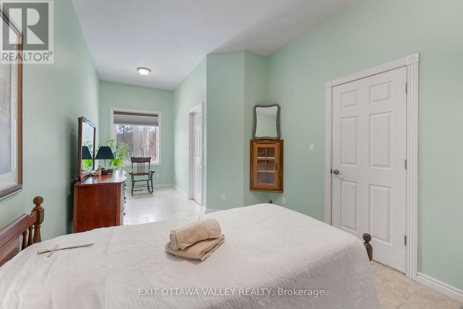 740 WALFORD ROAD - 25