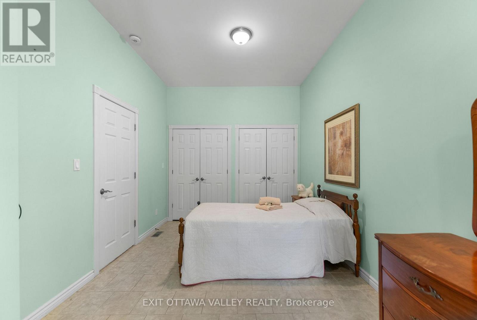 740 WALFORD ROAD - 26