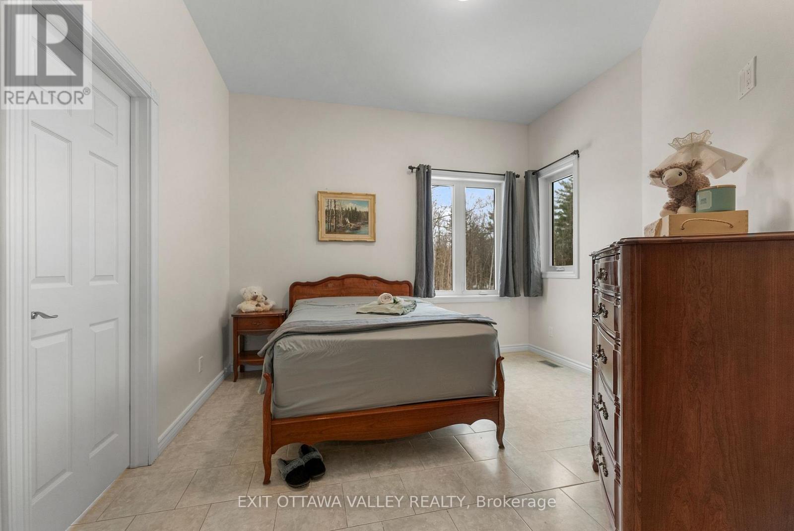740 WALFORD ROAD - 29