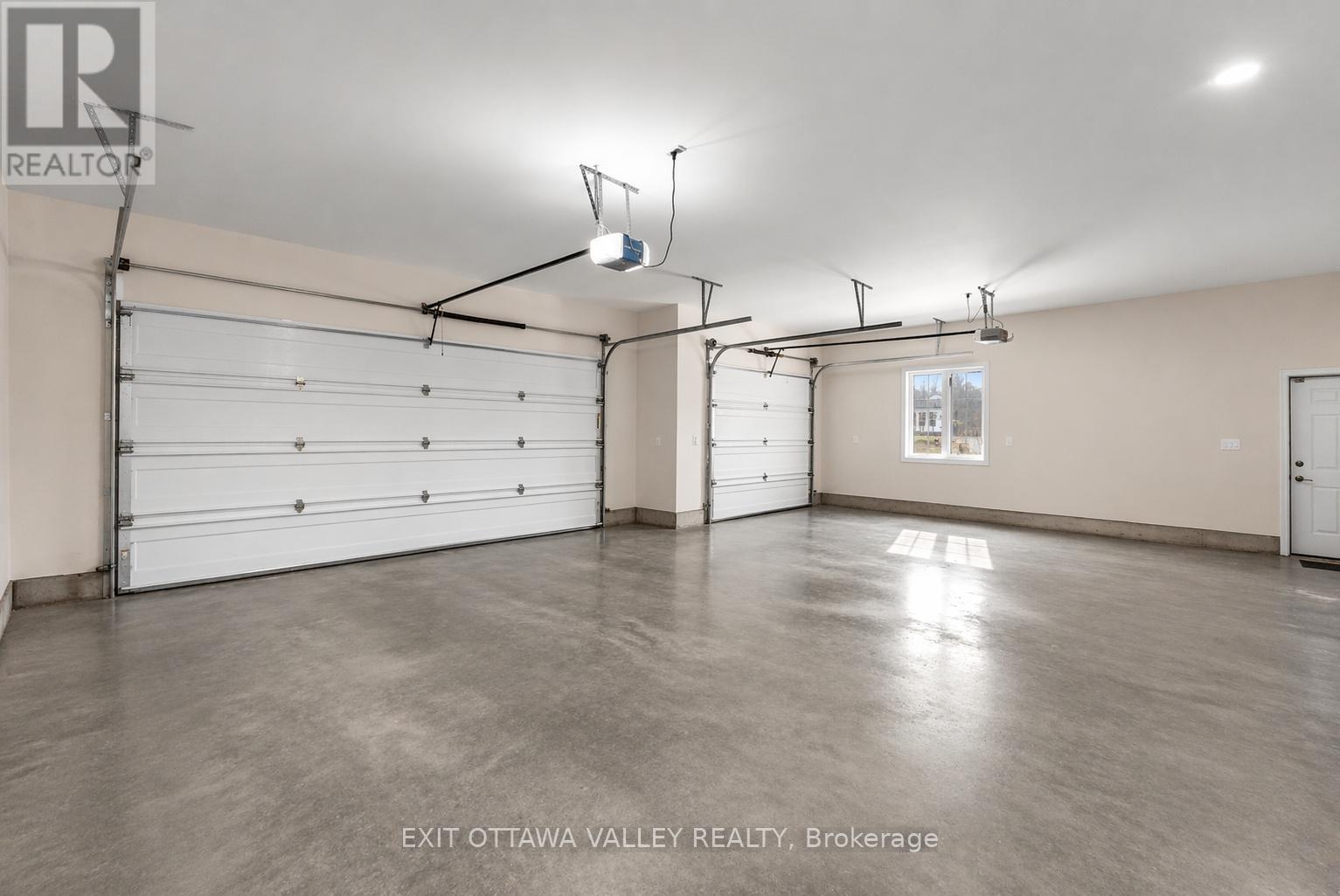 740 WALFORD ROAD - 33