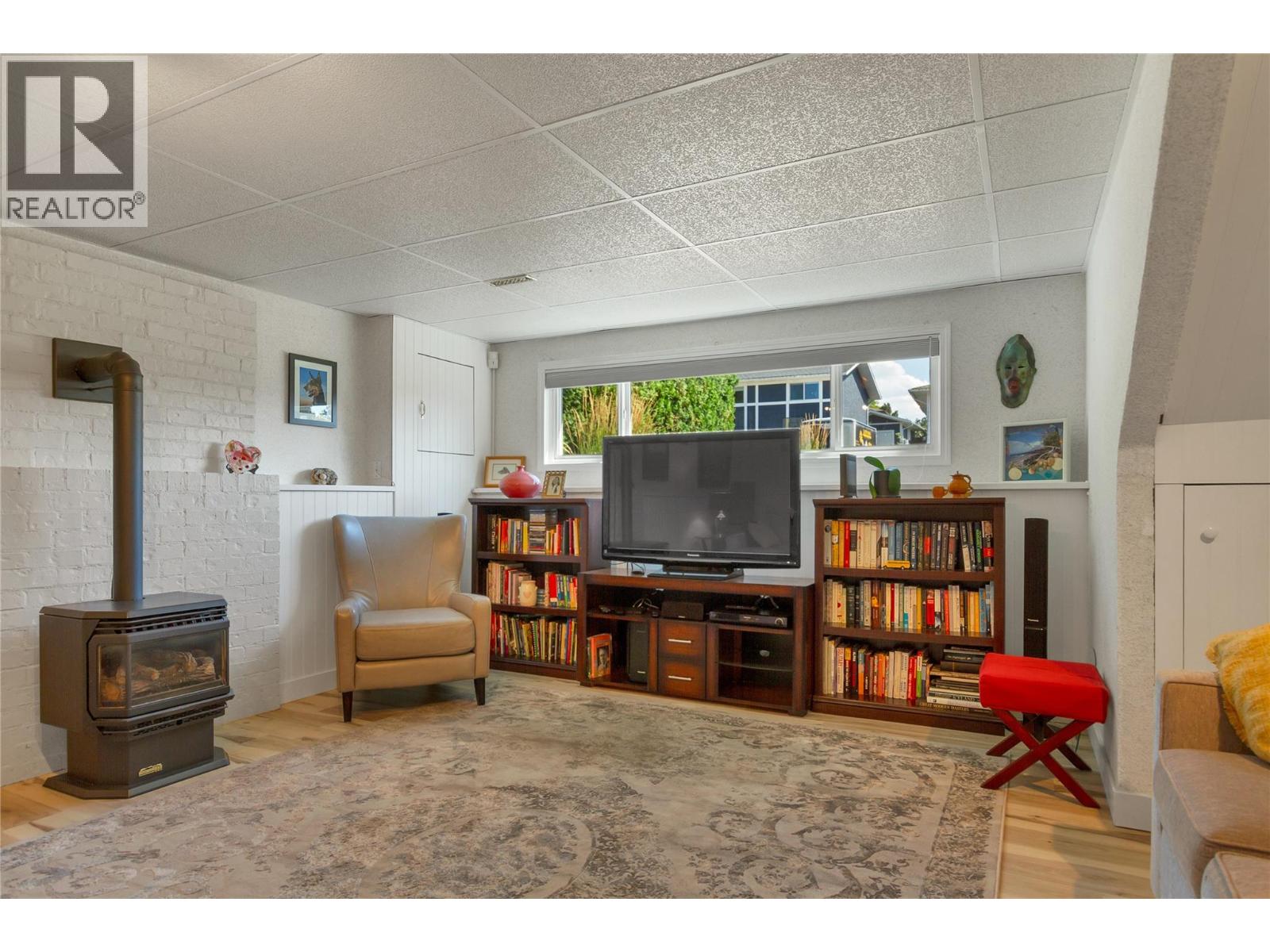 1303 41 Avenue - 40