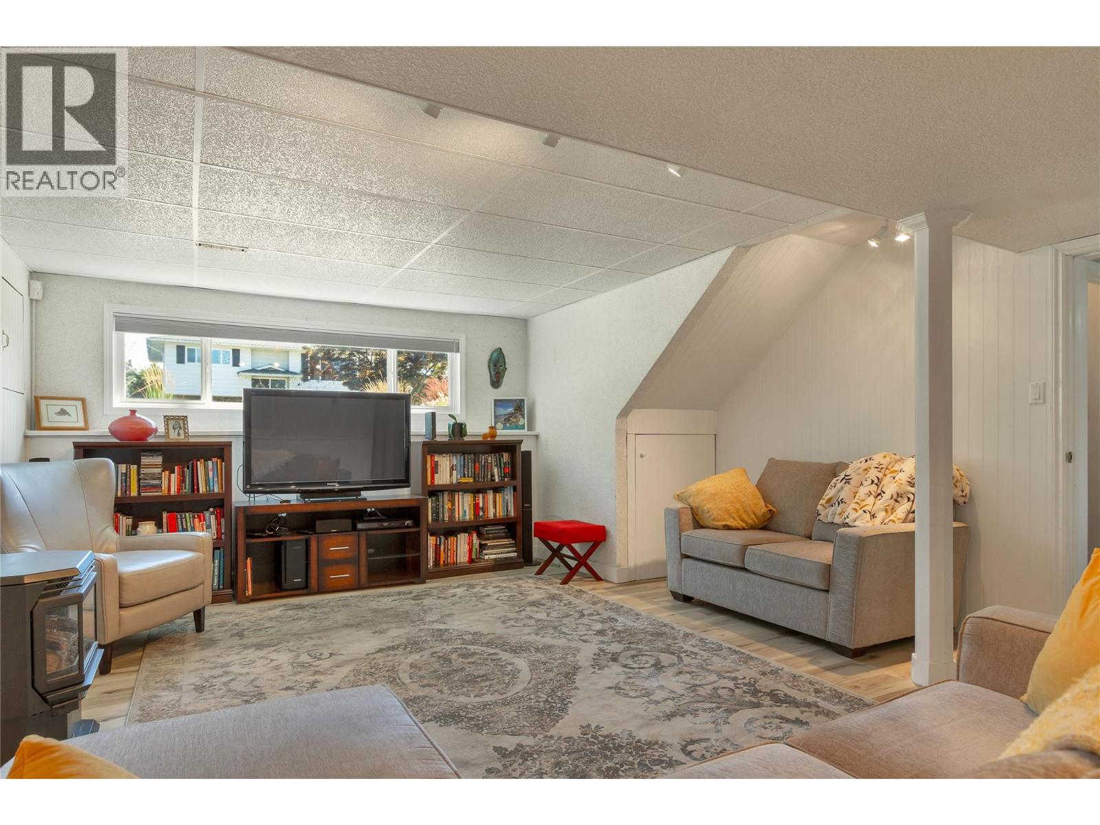 1303 41 Avenue - 43