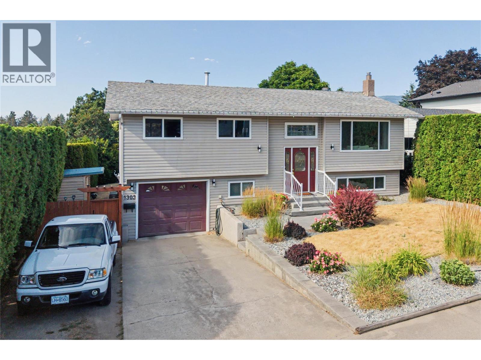1303 41 Avenue - 77