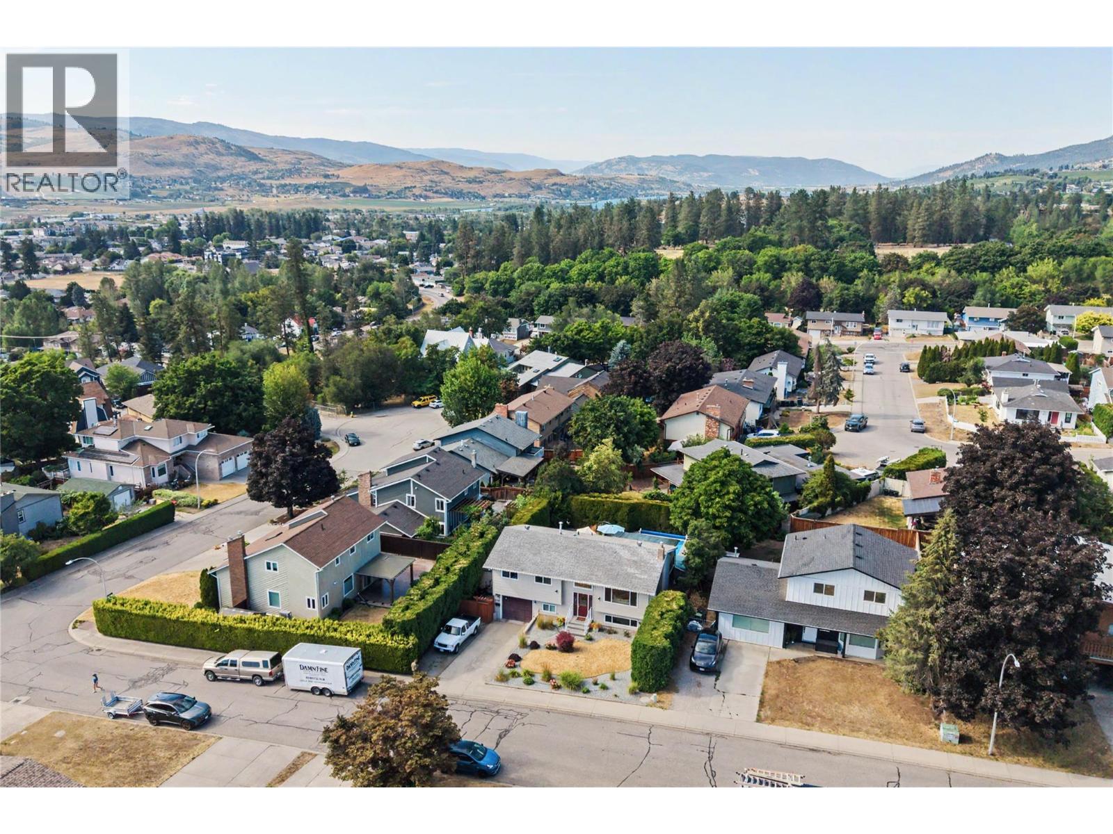 1303 41 Avenue - 83