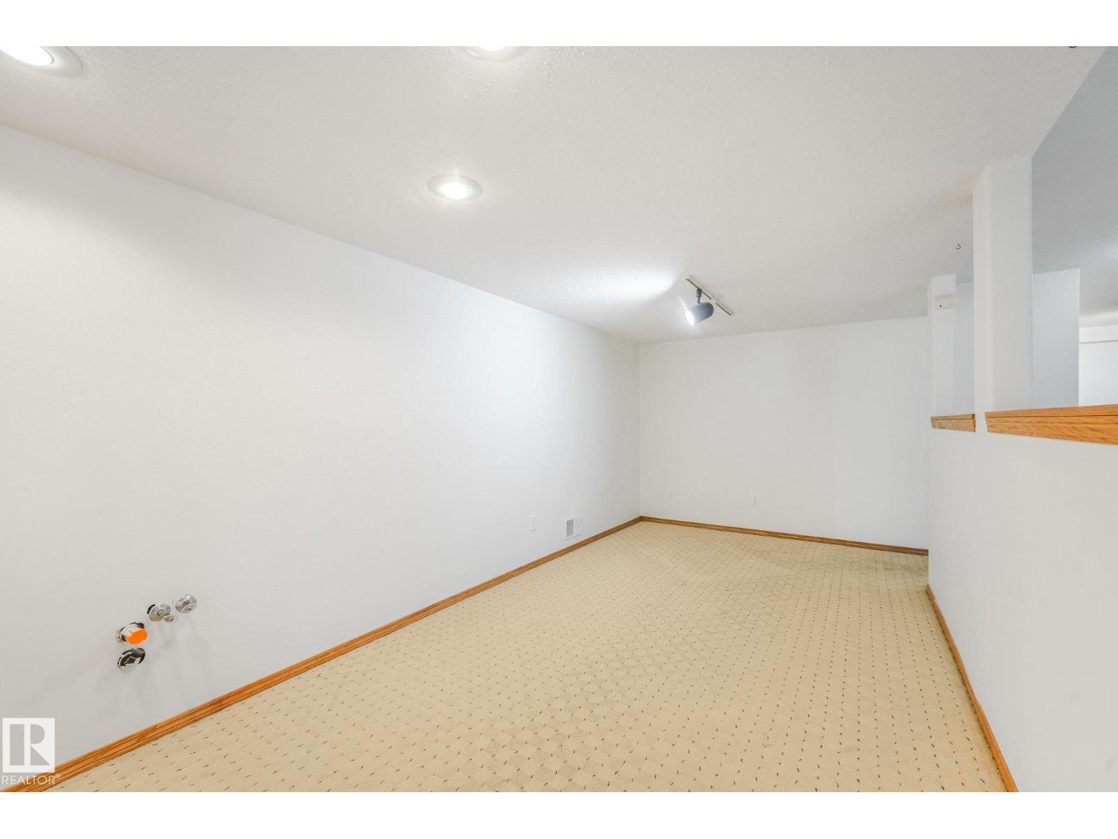 #27 2022 PARKLAND DR - 37
