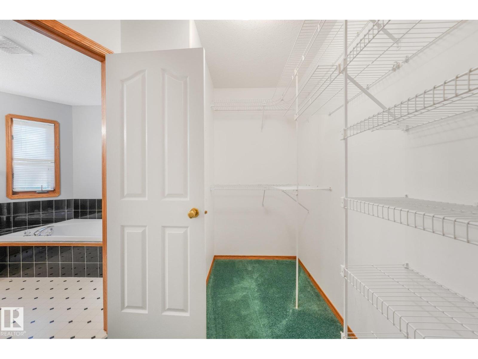 #27 2022 PARKLAND DR - 29