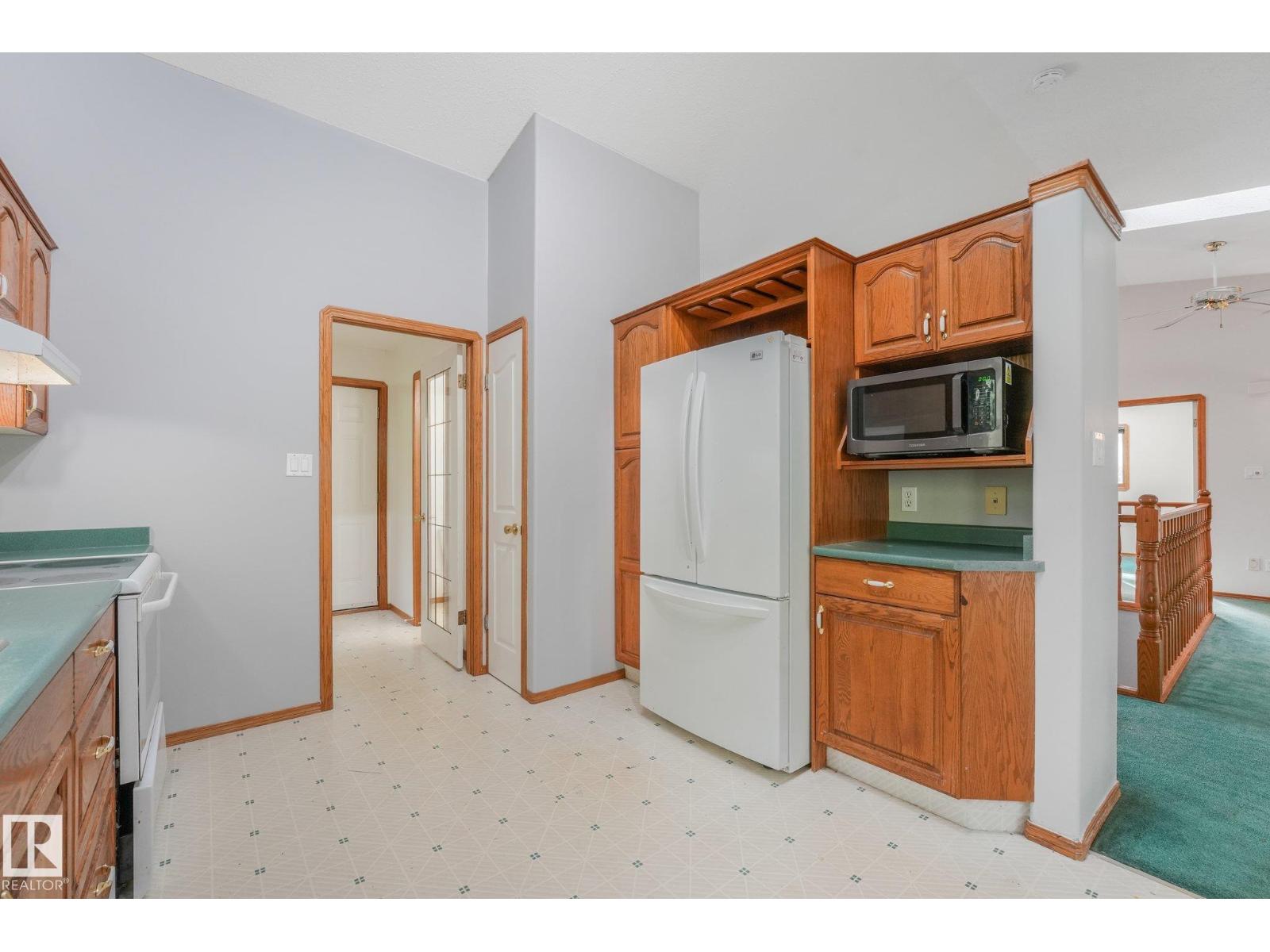 #27 2022 PARKLAND DR - Image 16