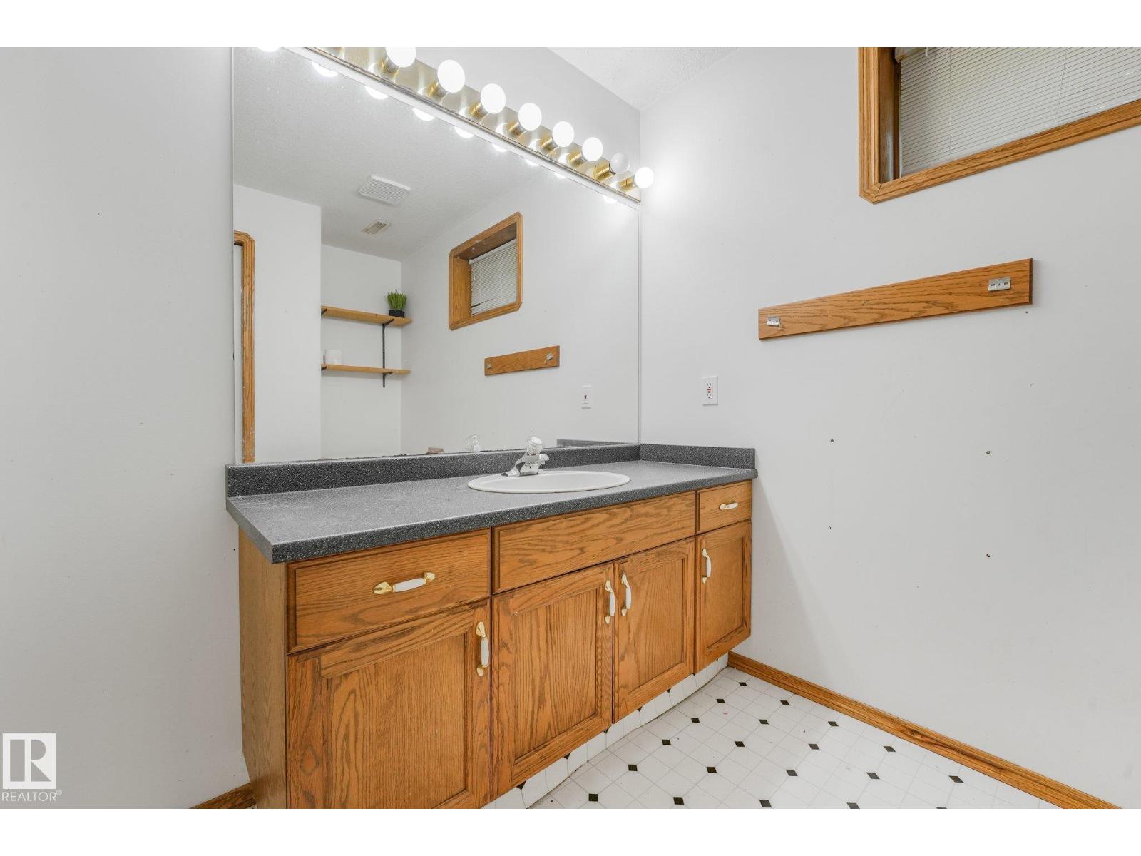 #27 2022 PARKLAND DR - Image 41