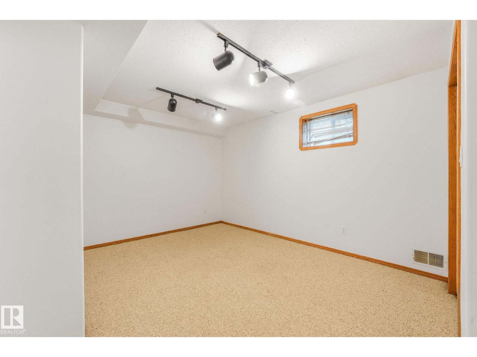 #27 2022 PARKLAND DR - Image 44