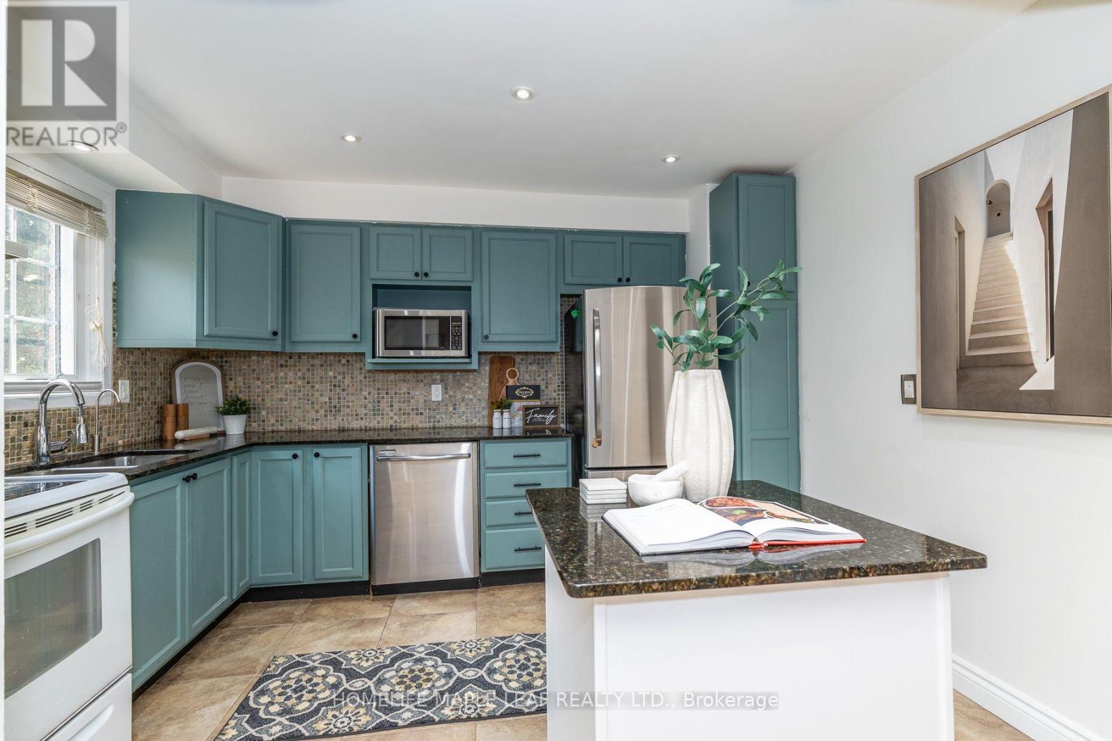 43 BARRETT CRESCENT - 13