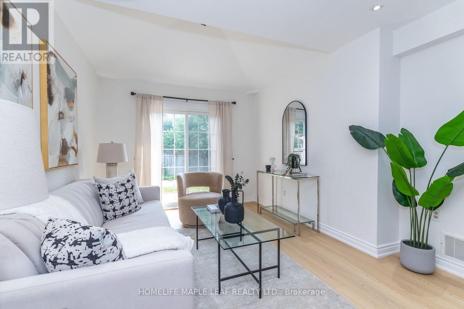 43 BARRETT CRESCENT - Image 24